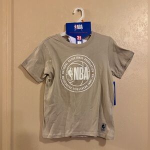 NWT NBA boys short sleeve tee and sock set sz 8